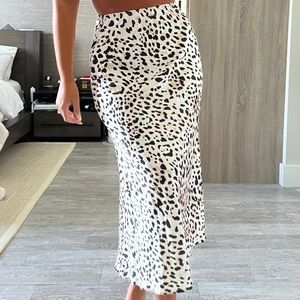Leopard print midi skirt